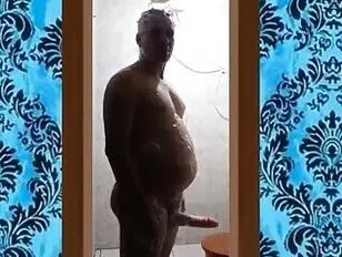 Moja miła kąpiel z twardym penisem 017