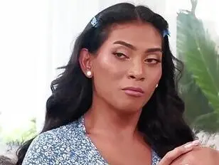 Няня Шанель Ченс получает анальное приветствие от Сайласа