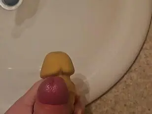 Schattige witte T-boy pronkt