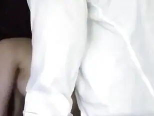 Travesti pequeña en lencería analizada por carne negra