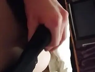 Кончила в трусики после того,как приготовилась ко сну.