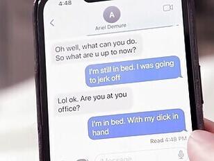 Он трахает её до оргазма.