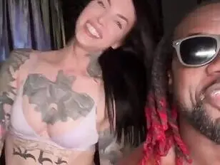 Bibibratx gibt einem jungen Kerl ordentlich was auf die Mütze.