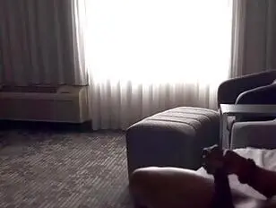 Riesiger Arsch,schwarze Transfrau lutscht morgens Schwanz