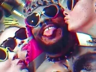 Sissy Ts anale che fa il bottoming con un grosso cazzo nero