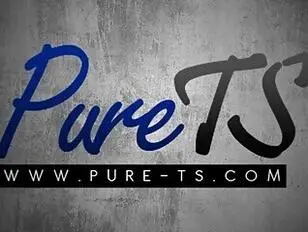 हॉट ब्लॉन्ड नौसिखिया