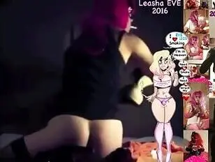 Sissy bearbeitet ihre saftige Muschi tief