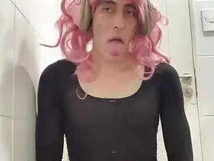 Sissy Camila,esclava del baño