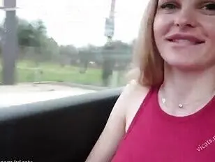 Vicats Transfrau vögelt Frau in Cabrio und beobachtet die Wellen