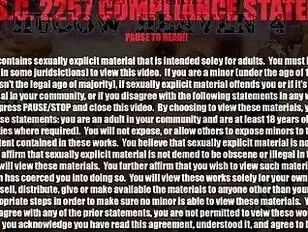 Conejita de nieve blanca follada caliente