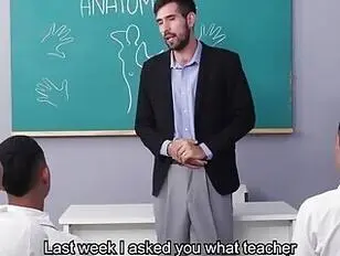 Gros pénis blanc pour professeur de latin
