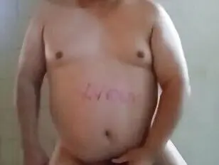 Saline Escroto Latino 