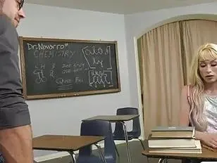 TS Jenna laat professor haar kont neuken