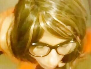 Indian TS slut Manusha swallowing cum