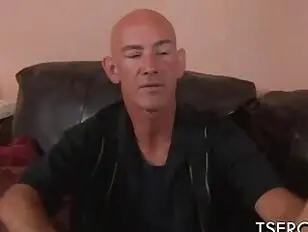 TS Girl Gaby B se fait enculer durement